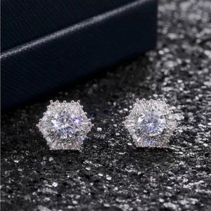 Silver 925 Stud Earrings round cut Cubic Zirconia